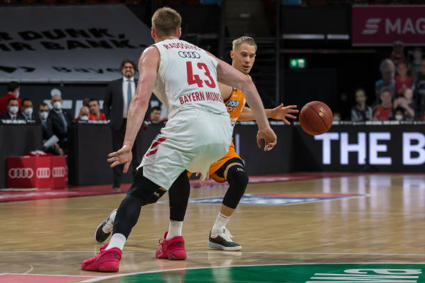 他们凭借团 他们凭借团